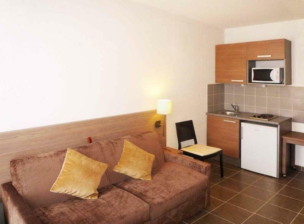 Apparthotel Sejours & Affaires Manosque Exterior photo
